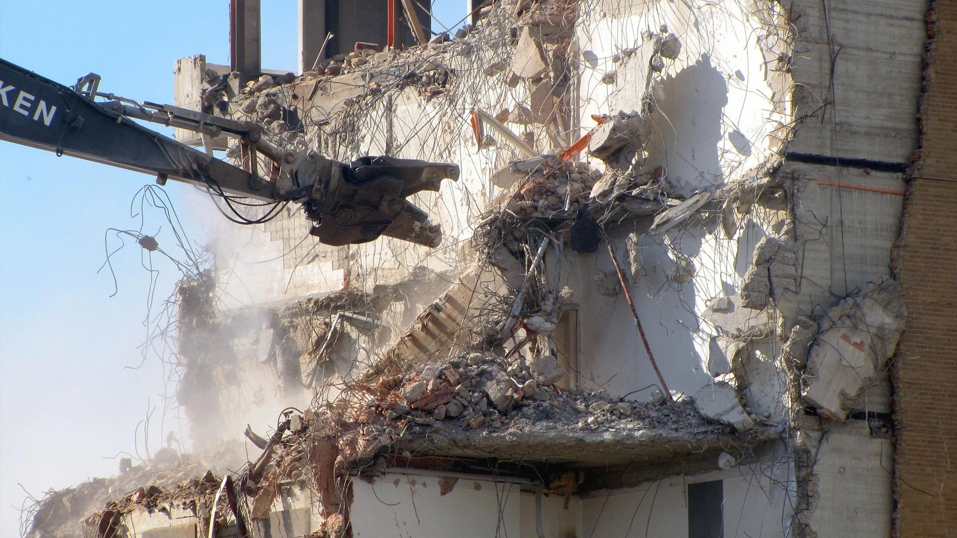 Демонтаж и переработка отходов